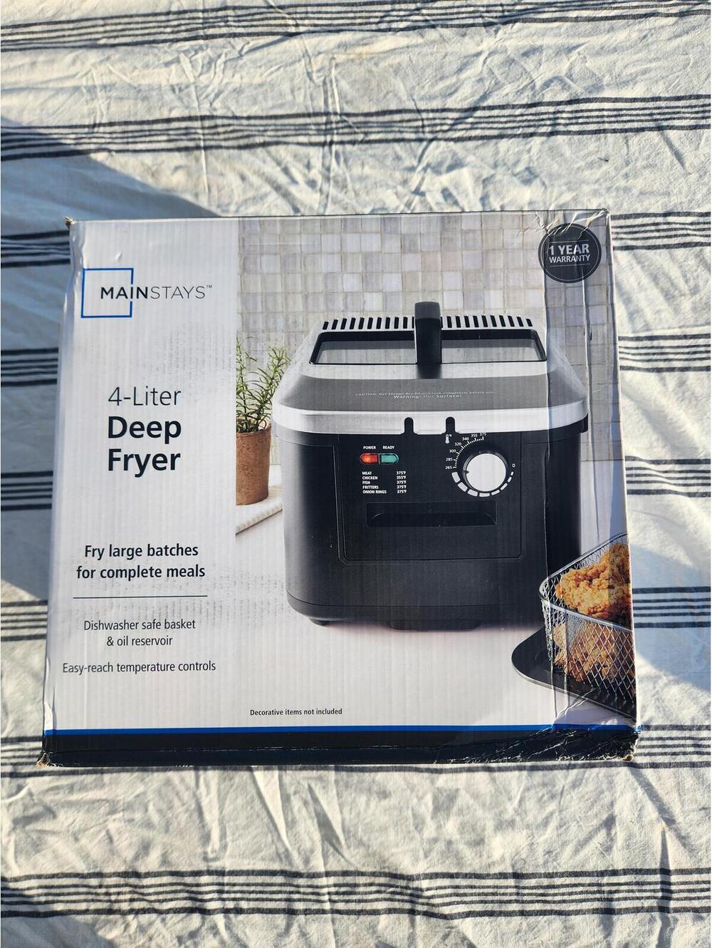 Mainstays 4L Electric Deep Fryer Matte Black Fry Basket Lid Adjustable Temp NIB